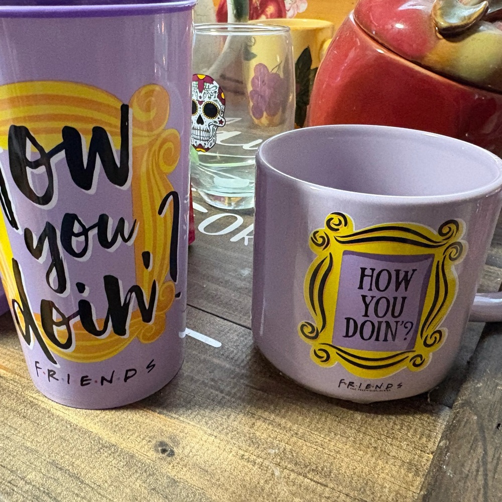 FRIENDS Purple and Yellow Mug Set for Dining
